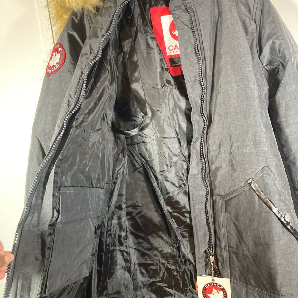 Canada Weathergear winter jacket. Size Medium - Picture 5 of 12